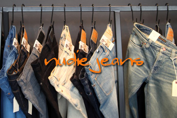 NUDIE JEANS ストレートブラックデニム ”GRITTY JACKSON DENIM JEANS”