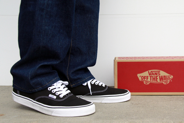 VANS再入荷 “AUTHENTIC”