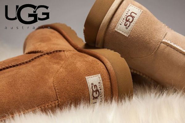 UGG ” 人気の定番ムートンブーツ”