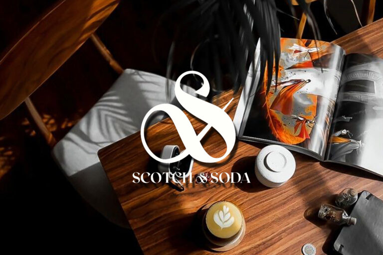 SCOTCH&SODA “フルジップロゴフーディー”