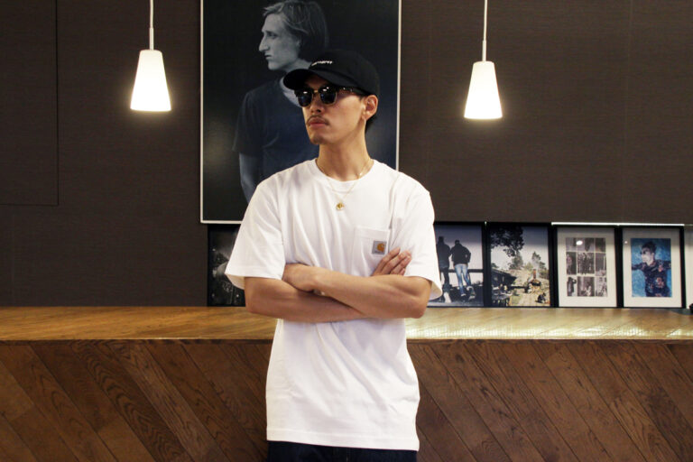 CARHARTT WORK IN PROGRESS  “定番のポケット付きTシャツ”
