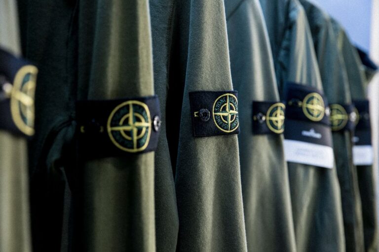 STONE ISLAND  ” オーガニックコットンフリースフーディー “