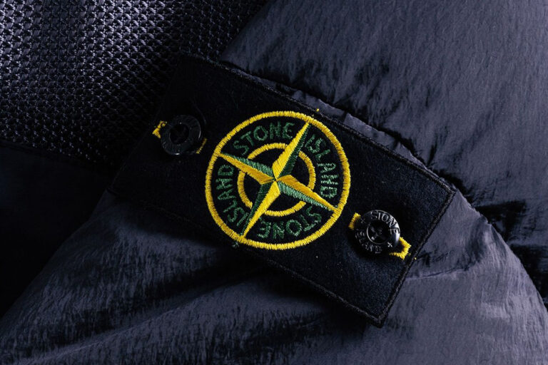 STONE ISLAND  ” シームレスダウンベスト “