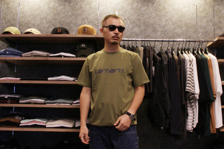 CARHARTT WORK IN PROGRESS  “スクリプトTシャツ”