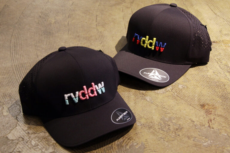 REVERSAL ” FLEXFIT PUNCHING MESH CAP “