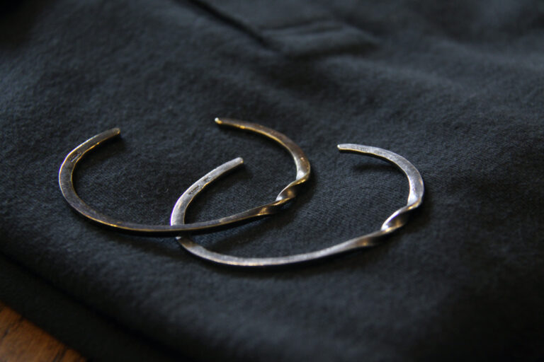 HARIM “MEBIUS BANGLE”