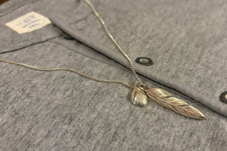 HARIM  “繊細さと存在感を絶妙なバランスで融合させたフェザーネックレス “