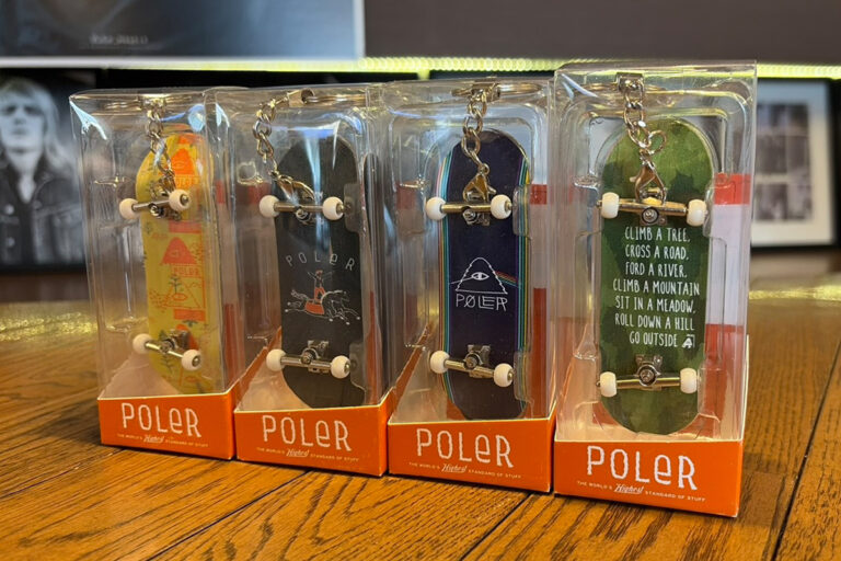 POLER ” フィンガースケートボード ”
